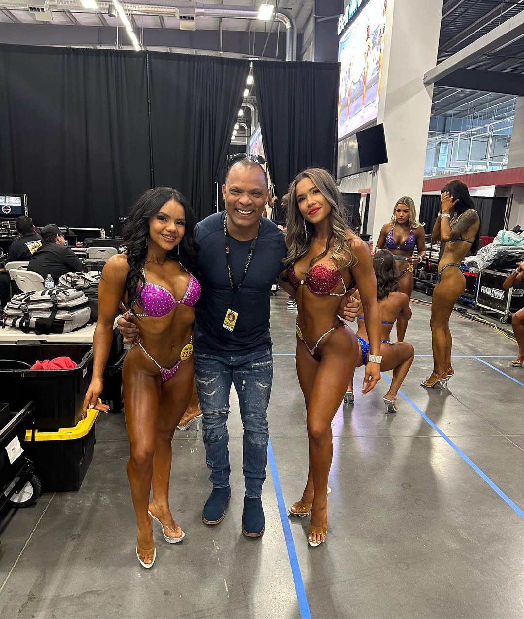MuscletopiaUSA members at competition